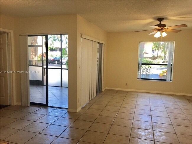Building Photo - 3813 Cocoplum Cir