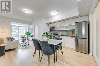 Building Photo - 68 Abell St