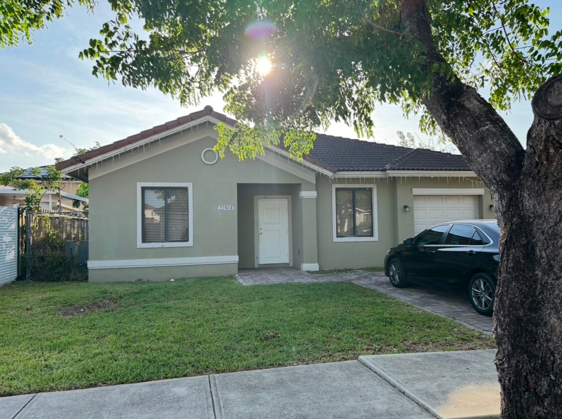 Primary Photo - 22484 SW 109th Psge