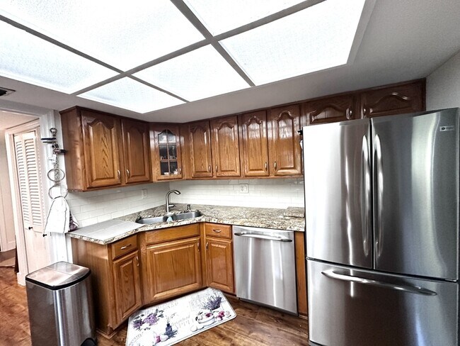 Foto del edificio - 5020 Cub Lake Dr