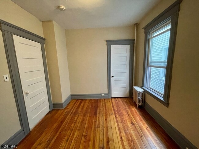 Building Photo - 937 Grove St