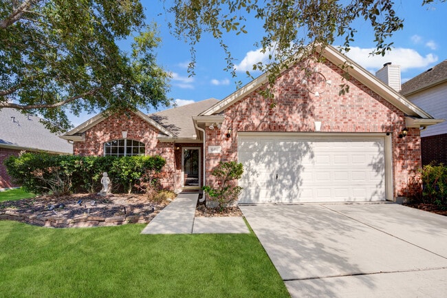 Building Photo - 18818 Woodbreeze Dr