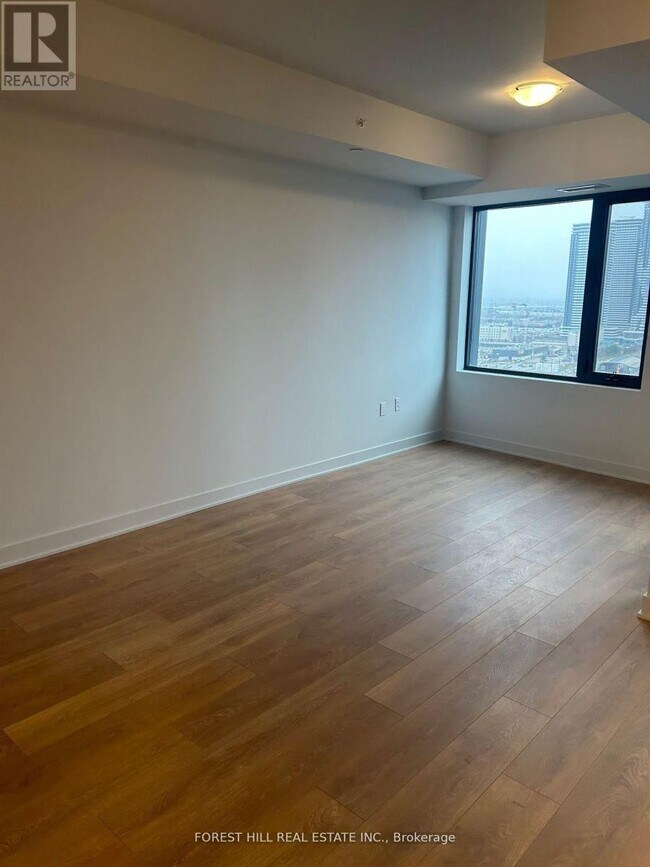 Photo du bâtiment - 2920 Hwy 7