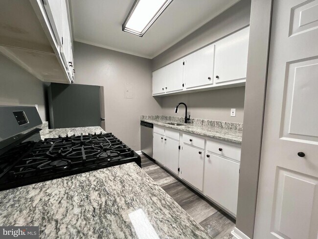 Foto del edificio - 10 Silverwood Cir