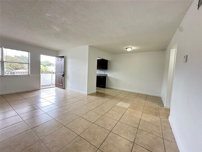 Foto del edificio - 400 NW 65th Ave