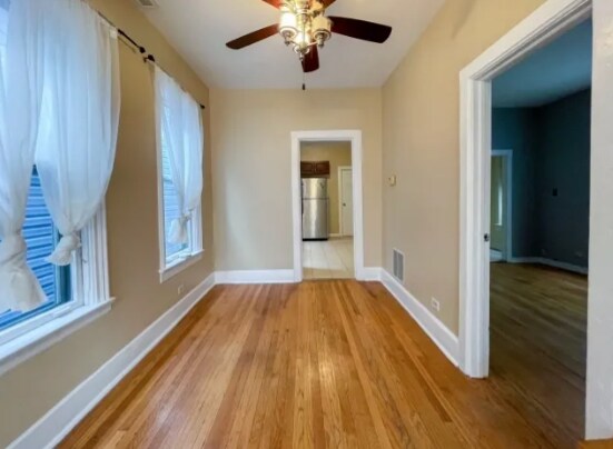 Foto del edificio - 2736 N Wilton Ave