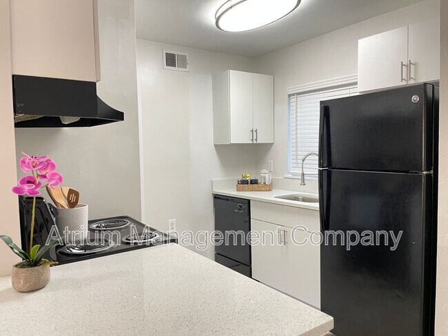 Building Photo - 7301 W University Ave