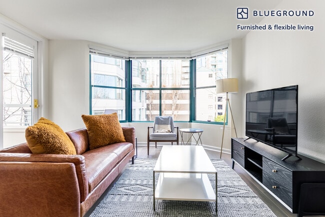 Building Photo - 2 Townsend St