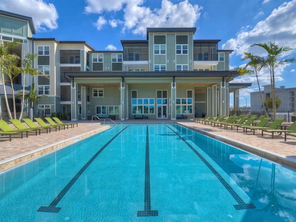 Charleston on 66 Apartments Largo, FL