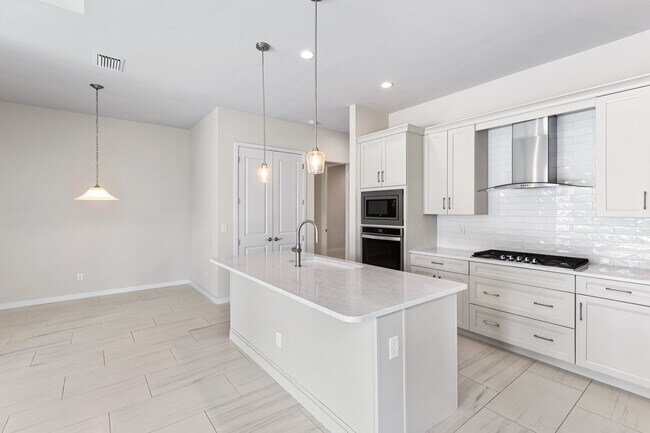 Building Photo - ** ABACO POINTE ** 3 BED / 2 BATH - GARAGE - LUXURY VILLA - NORTH NAPLES - ANNUAL RENTAL