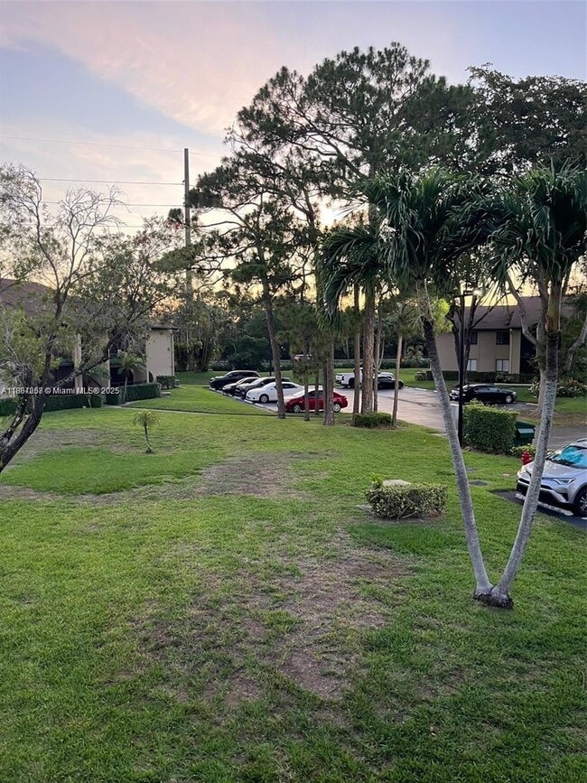 Foto del edificio - 512 Shady Pine Way