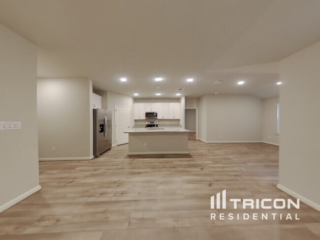 Foto del edificio - 13530 Paxton Blvd