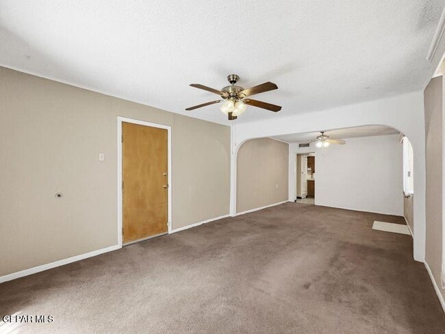 Building Photo - 921 Olive Ave