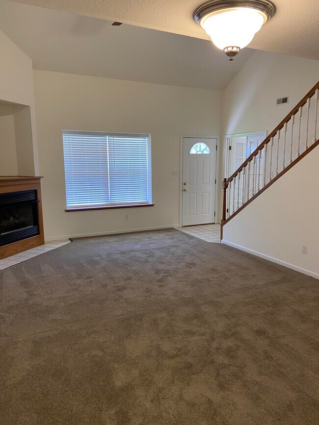 Foto del edificio - 1621 Juniper Dr
