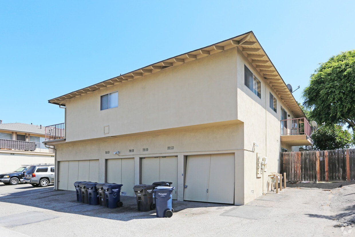 Building Photo - 16961 Gothard St