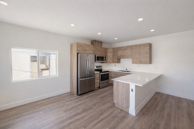Building Photo - 2139 Balboa Ave