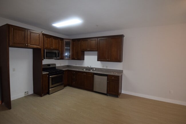 Building Photo - 7122 Amigo Ave