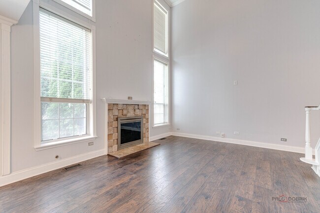 Foto del edificio - 115 Meadowbrook Ln