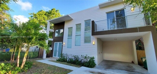 Building Photo - 3790 Oak Ave