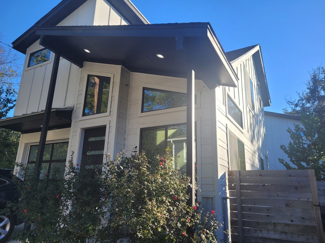 Foto principal - 2306-2 Canterbury St