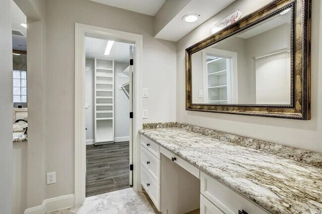 Foto del edificio - 11426 Cold Spring Dr