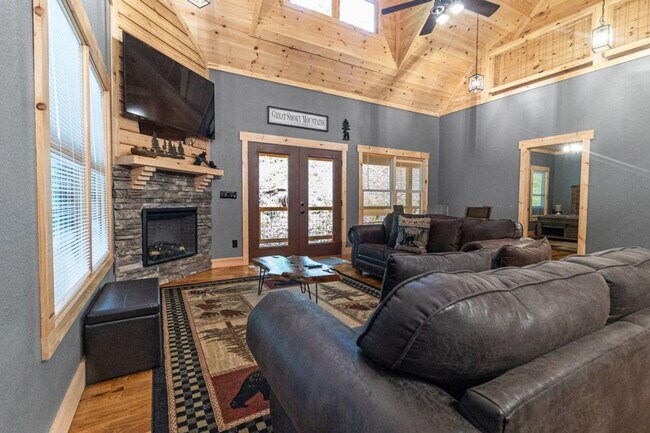 Foto del edificio - 2485 Waldens Creek Rd