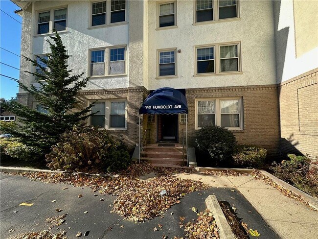 Foto del edificio - 140 Humboldt Ave