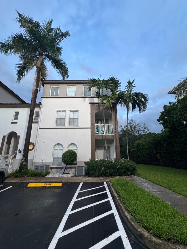 Foto del edificio - 4415 SW 160th Ave