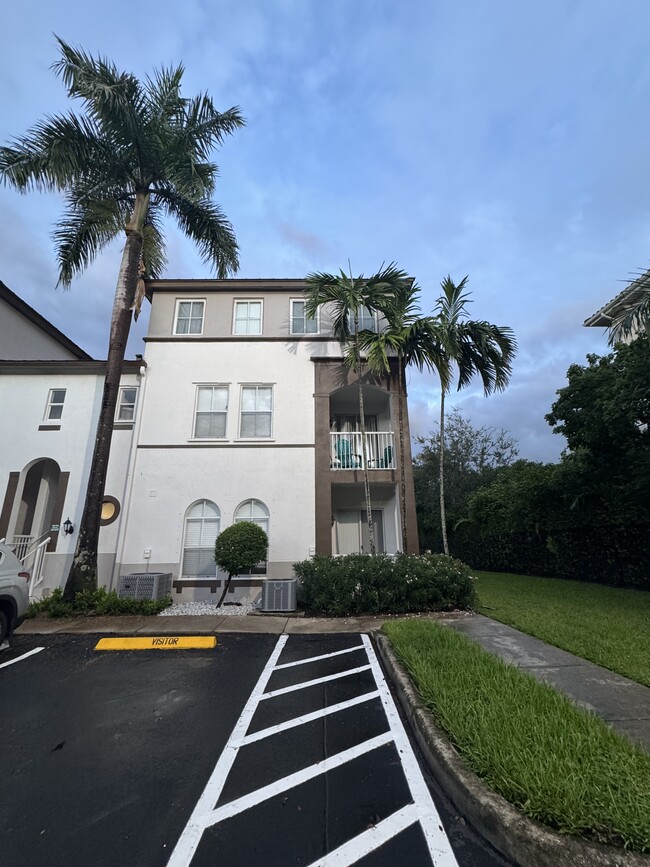Building Photo - 4415 SW 160th Ave