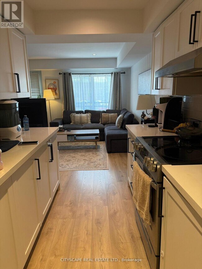 Photo du bâtiment - 4620 Guildwood Way