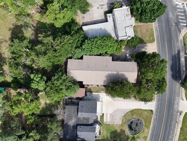 Foto del edificio - 1901 Woodland Ave