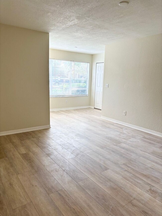 Foto del edificio - Modern comfort in Prime Orlando location –...