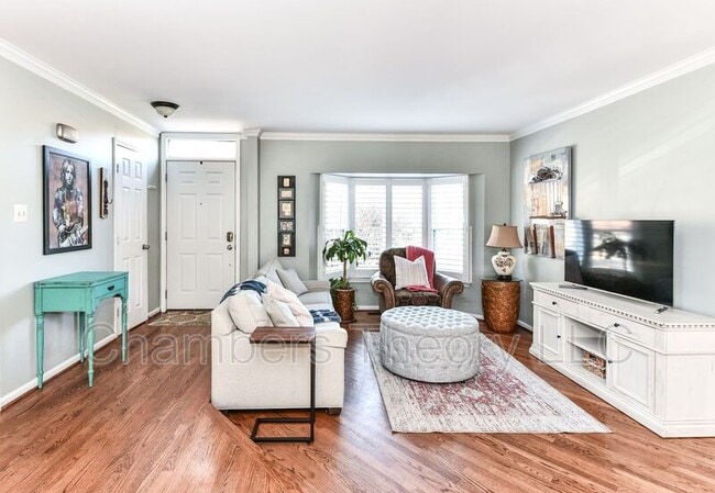 Photo - 7245 Worsley Way House