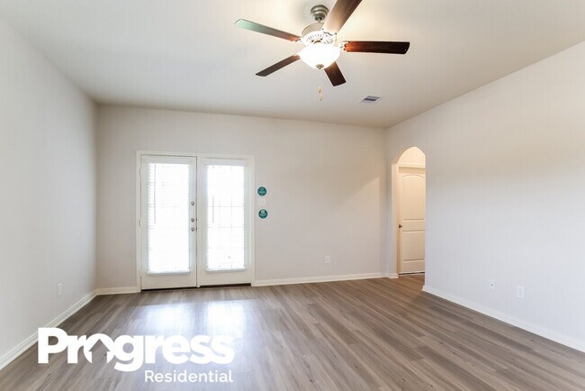 Building Photo - 10455 Red Cardinal Dr NE