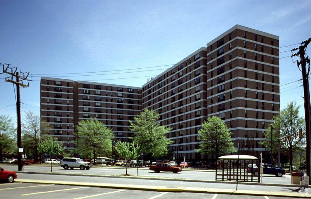 4600 Duke St Apartments Alexandria, VA