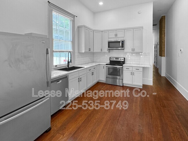 Building Photo - 330 Seguin St