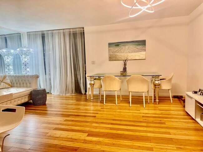 Foto del edificio - 1001 Three Islands Blvd