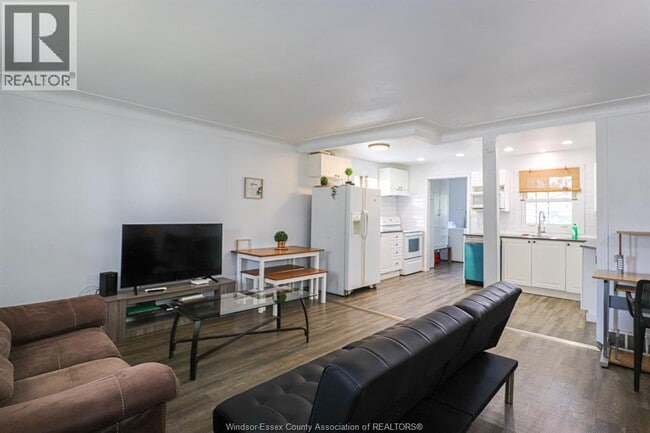Building Photo - 3504 BARRYMORE