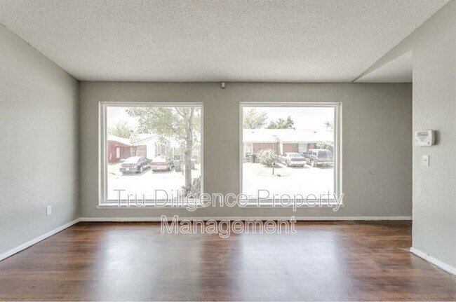 Building Photo - 210 Kathleen Dr