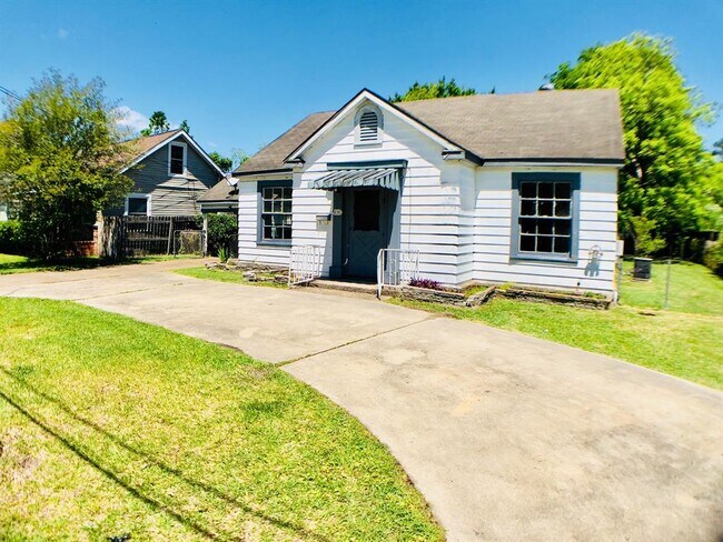 Foto del edificio - 1836 Rivercrest St