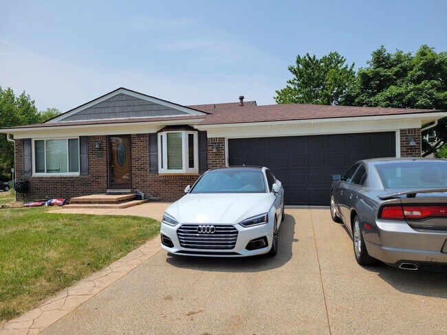 front - 119 Robyn Dr