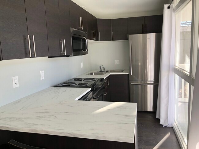 Foto del edificio - 127 Laurel St