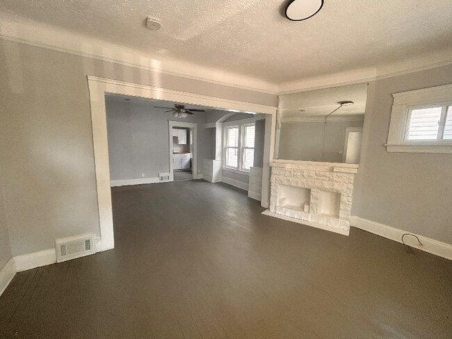Foto del edificio - 3473 E 118th St