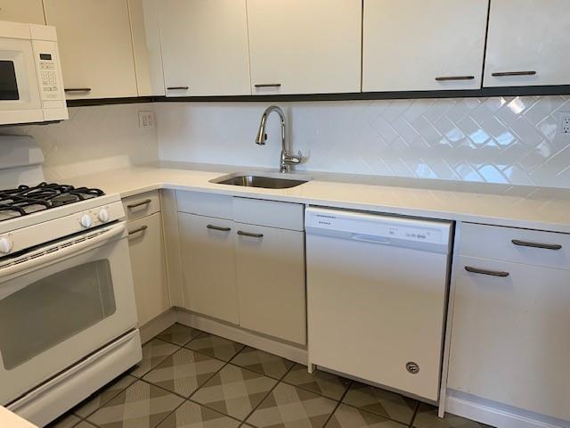 Building Photo - 50 E Hartsdale Ave