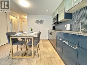 Building Photo - 33 Smithe St