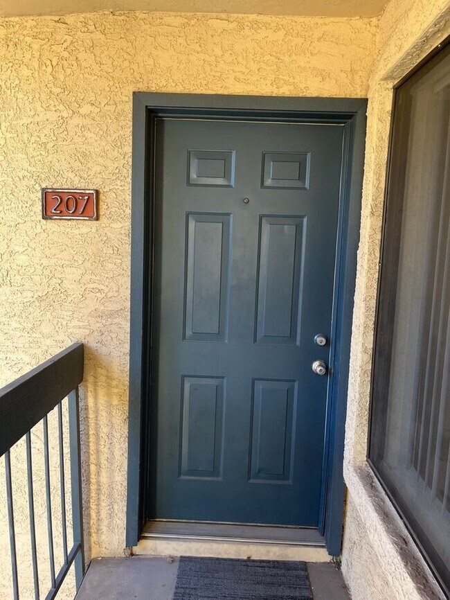 Building Photo - Welcome Home to El Diablo Apartments – 1 Bedroom in the Heart of Tempe!
