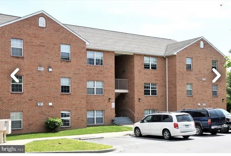 Building Photo - 145 Hensel Dr