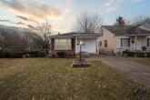 Foto principal - $1450 - Fully Renovated 3 Bed 1.5 Bath
