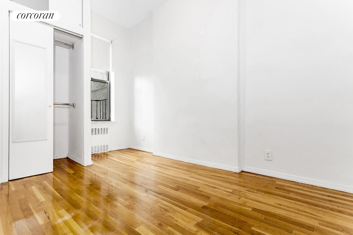 Building Photo - 305 E 56th St