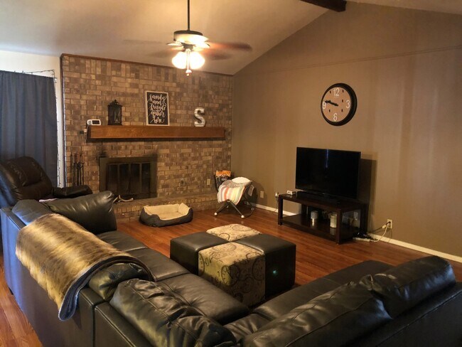 Foto del edificio - READY TO RENT! 3/2/2